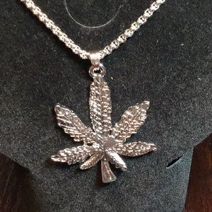 925 Silver Plated Pot Pendant And 24” Chain
